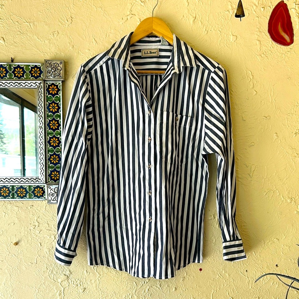 L.L. Bean Women’s Button Down Top 🪴 size 10